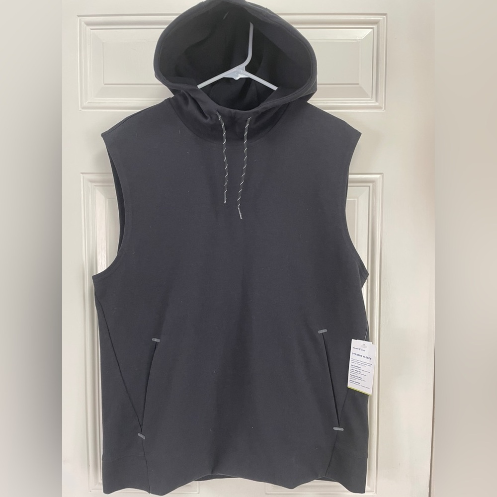 NWT OLD NAVY sleeveless hooded sweatshirt.  Great for weight lifting.